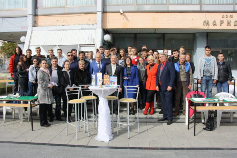 Градоначалникот Јованоски го посети уметничкиот хепенинг на „Ротари“ клубот од Прилеп