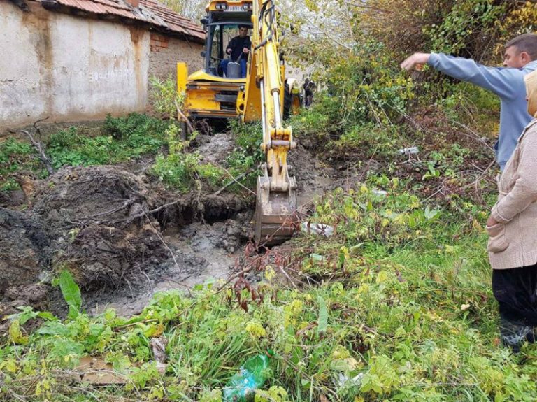 Надлежните служби веднаш го расчистија теренот од поплавите во населбата Тризла