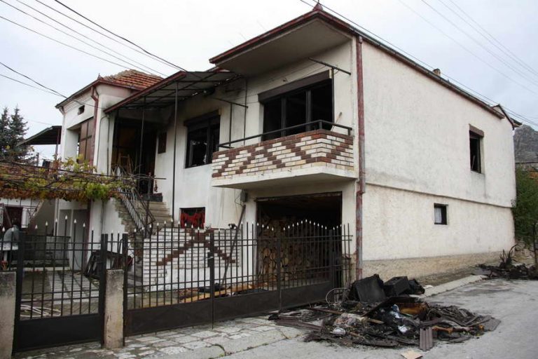 Градоначалникот Јованоски го посети семејството Стеваноски, чиј дом синоќа изгоре во пожар