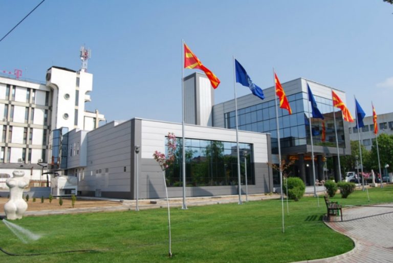 Именувани нови в.д. директори на едно средно и три основни училишта во Прилеп