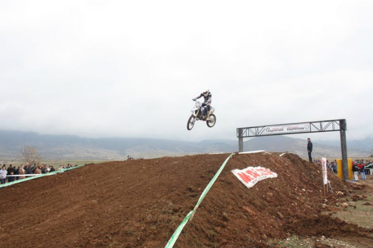 Се е подготвено за спектаклот кој во недела ќе се одржи на мото крос арената во Лагово