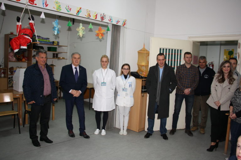 Градоначалникот Јованоски ги посети дечињата од дневниот центар „Ѕуница“