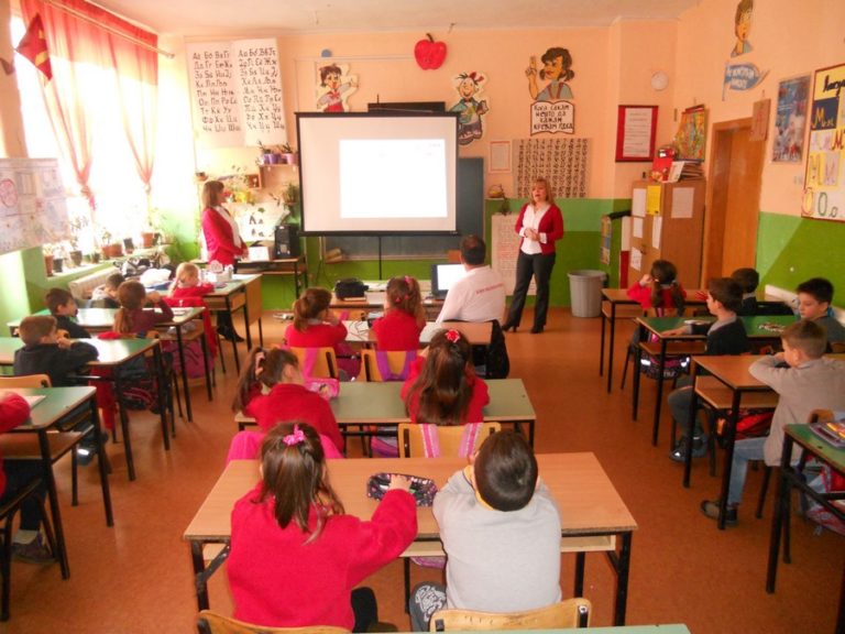 ООУ „Кире Гаврилоски“ ги заменува старите светилки со штедливи лед сијалици