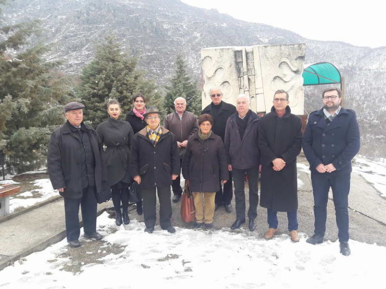 Свежи цвеќиња и почит за Борка Талески и Лазо Филипоски Лавски