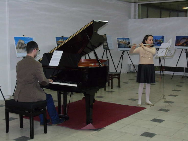 Осмомартовски концерт на ООУМ „Ордан Михајлоски  – Оцка“