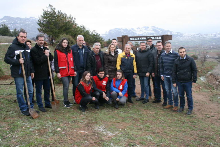 Засадени 20 садници во „Паркот на планетата Земја“ во Прилеп