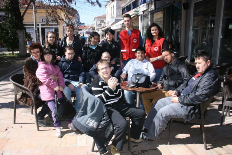 „Велигденско дрвце на желби“ за децата од дневниот центар „Ѕуница“