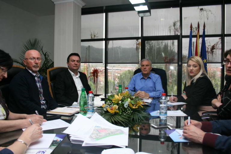 Градоначалникот Јованоски и министерот Сугарески одржаа работен состанок во проширен состав