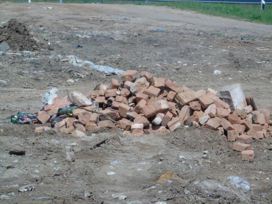 ЈКП „Комуналец“ ги расчистува дивите депонии