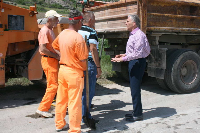 Се асфалтира патот кон Вештачкото езеро во Прилеп