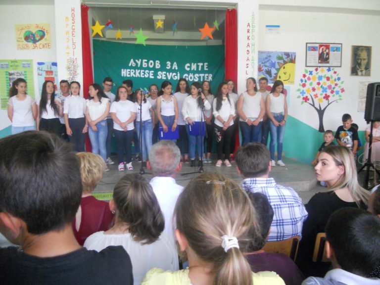 Во училиштето „Свети Кирил и Методиј“ во Канатларци е одбележан патрониот празник