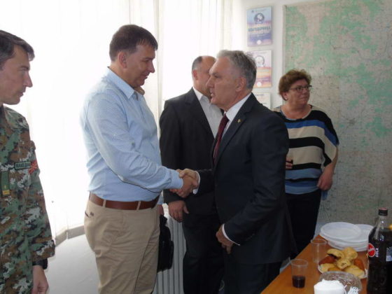 Градоначалникот Јованоски им го честиташе празникот на вработените во Полициската станица во Прилеп
