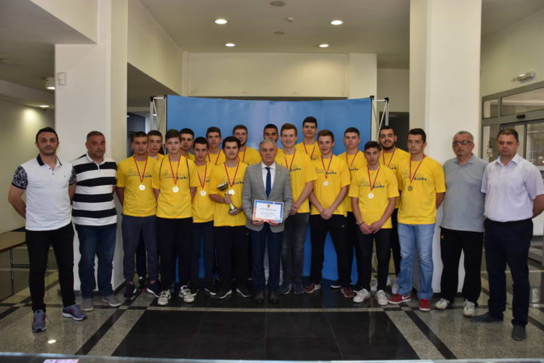 Државните ракометни шампиони во кадетска конкуренција, на прием кај градоначалникот Јованоски