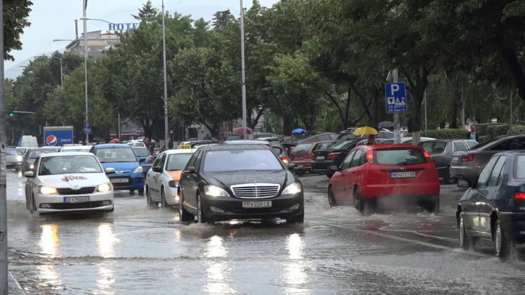 Во Прилеп се санираат штетите од поплавите