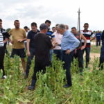 Градоначалникот Јованоски ги посети земјоделските површини со уништени насади од вчерашното невреме