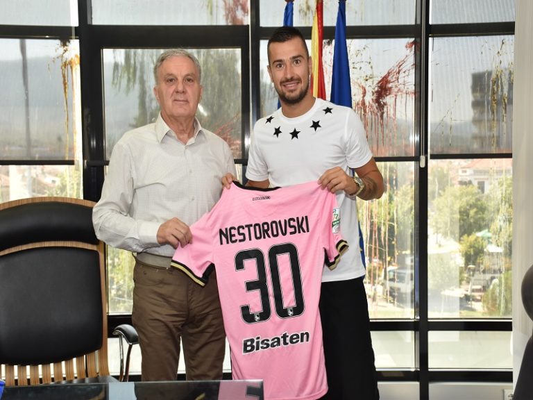 Градоначалникот Јованоски, го прими фудбалскиот ас Нестороски