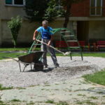 Уредување на парковските површини во населбата „Димо Наредникот„