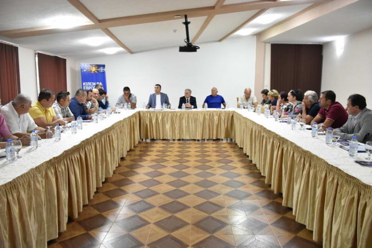 Јованоски на трибина: Драго ми е,моите и ставовите на граѓанскиот сектор се совпаѓаат, ЕУ е нашата иднина!