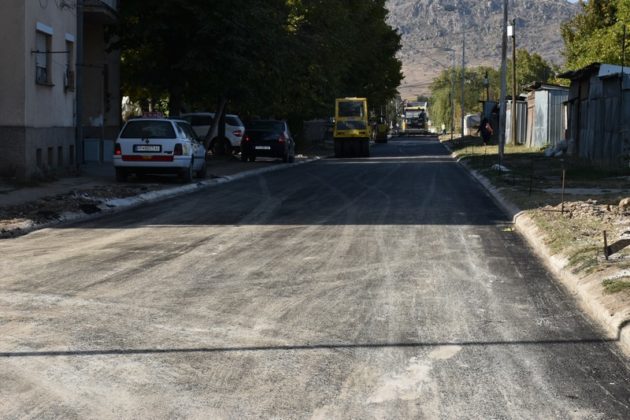 Се асфалтира улицата “Кеј Бранко Секулоски” и се чисти речното корито во населбата „Тризла 2“