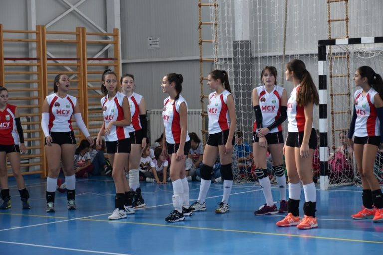 Турнир во одбојка за жени, по повод Денот на народното востание