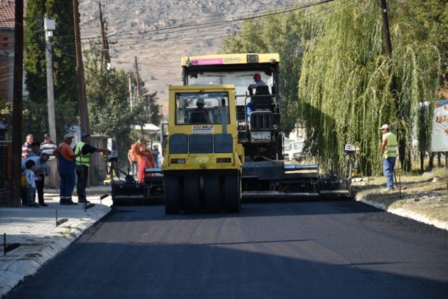 Се асфалтира улицата “Кеј Бранко Секулоски” и се чисти речното корито во населбата „Тризла 2“