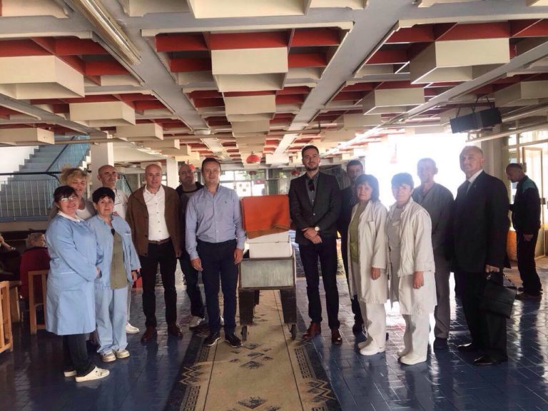 Ротари клубот донираше 80 ќебиња за домот за стари лица “Киро Крстески – Платник