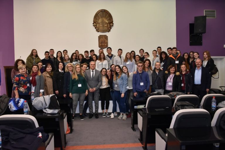 Градоначалникот Јованоски оствари средба со ученици и наставници од програмата „Еразмус“