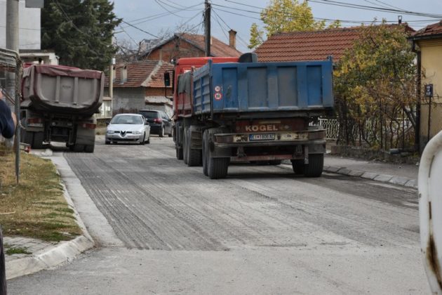 Се асфалтира улицата „Ладо Лапецо“