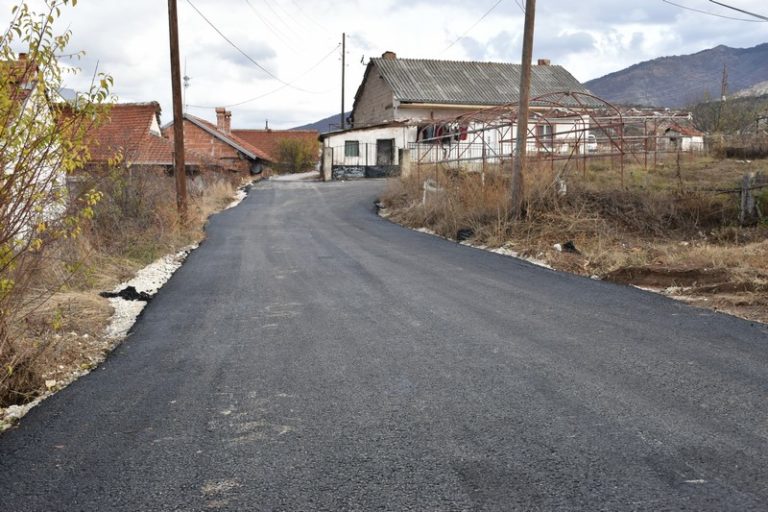 Асфалтирани повеќе краци на улицата „Кај Ножот“