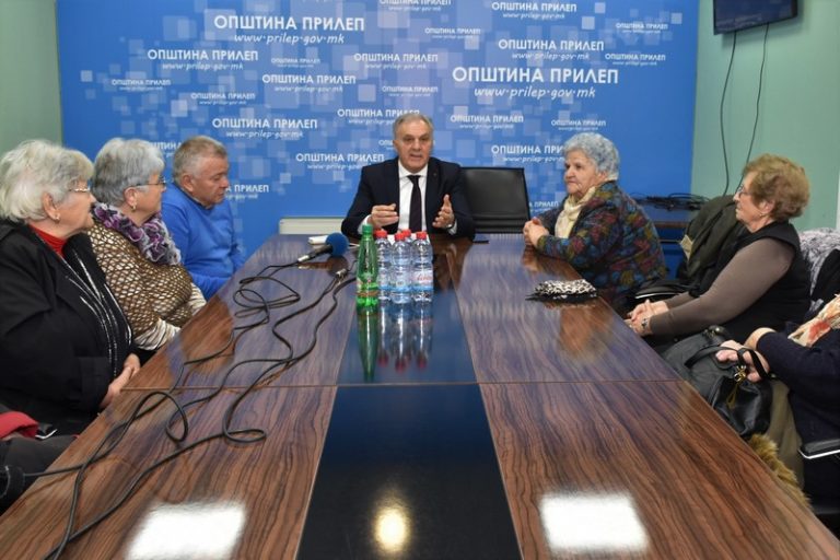 Средба на градоначалникот Јованоски со здруженијата за подобар статус на жената во општеството