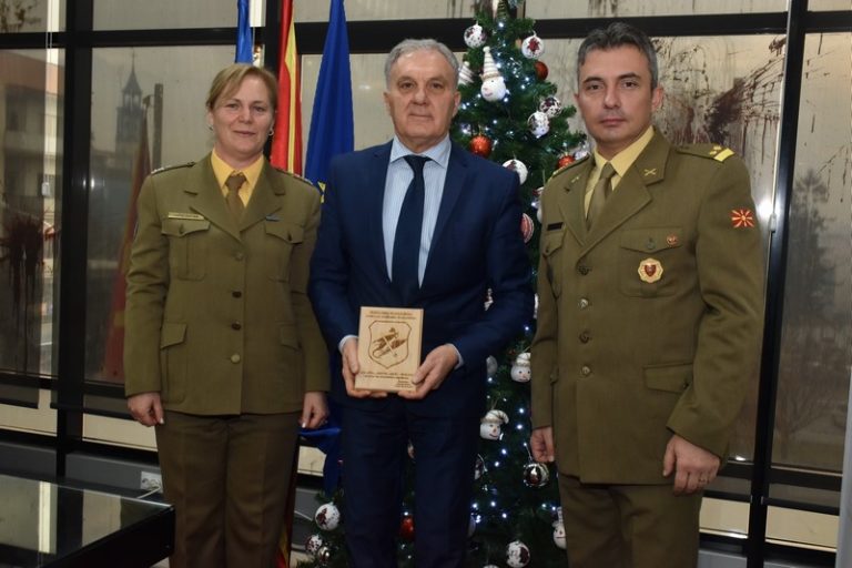 Средба на градоначалникот Јованоски со новиот командант на касарната „Мирче Ацев“, Ѓорги Василевски