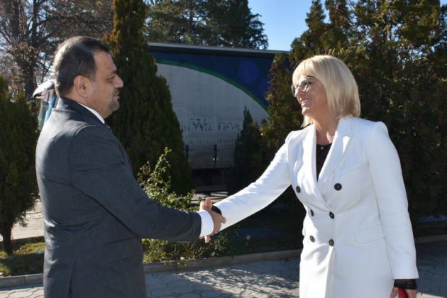 Прилеп: Градоначалникот Јованоски и вицепремиерот Анѓушев во посета на „Комфи Ангел“