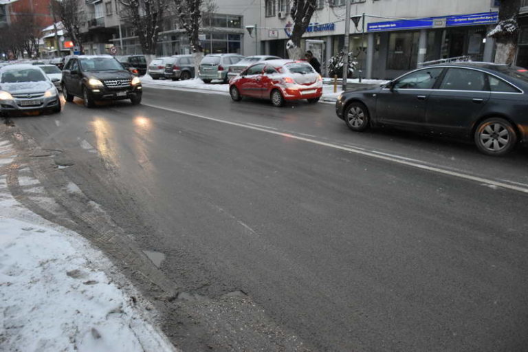 Улиците чисти, врнежите од снег не предизвикаа проблем во сообраќајот