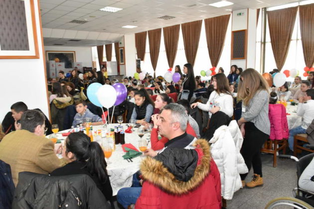 Божикен ручек за 500 деца од сите краишта на Македонија