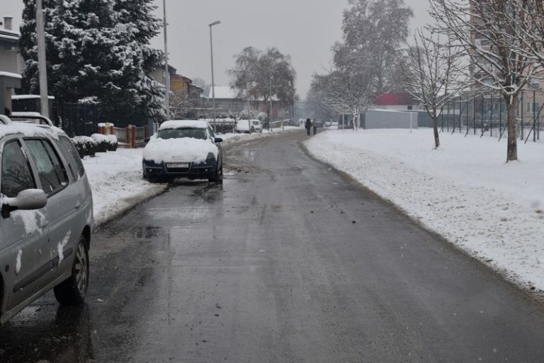 Дежурните екипи на „Елмонт“ се мобилни на терен со пет машини