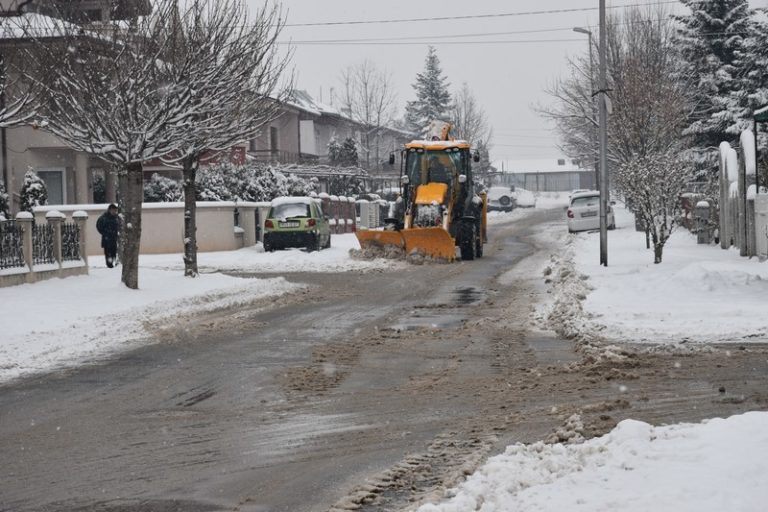 Од два часот изутрина се чистат улиците во општина Прилеп