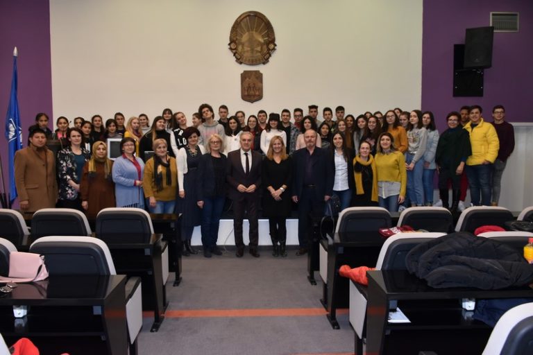 Учесниците во проектот „Граѓани претприемачи и волонтери“, гости на Општина Прилеп и градоначалникот Јованоски