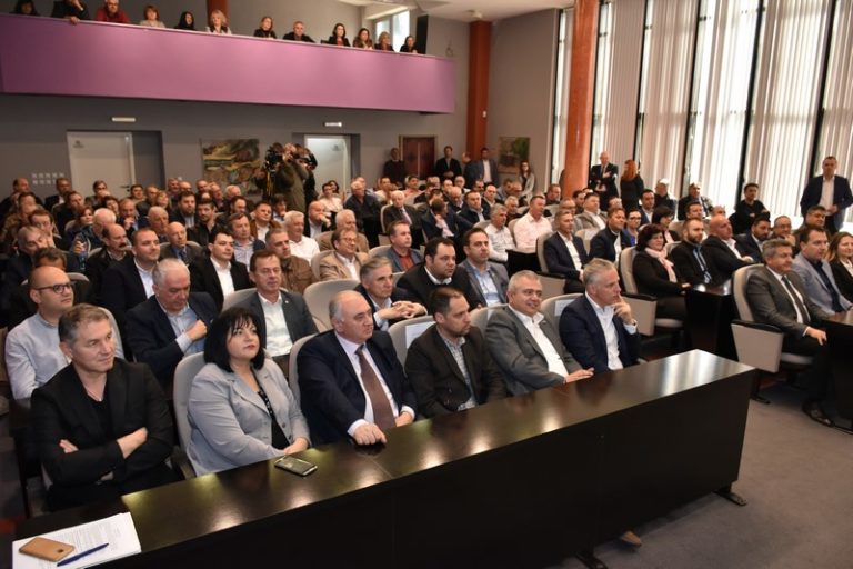 Стопанствениците бараат подобри услови за работа, а Владата им вети нови инфраструктурни и проекти за квалификување на работната сила