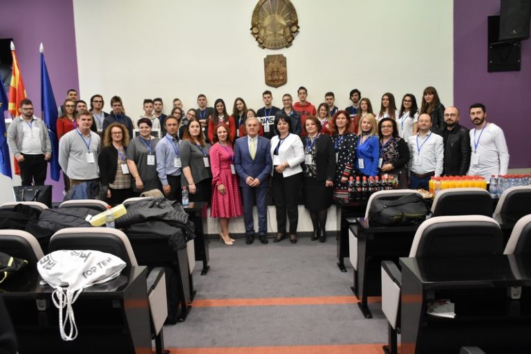 Средба на градоначалникот Јованоски со ученици од програмата „Еразмус“