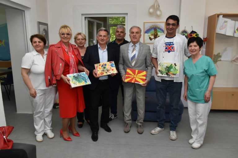 Со средства на театарот „Чин 4 Сцена 5“, променета дограмата во Дневниот центар „Ѕуница“