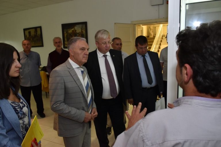 Амбасадорот на Русија во Македонија Сергеј Баздникин во посета на Музејот за тутун и Институтот за тутун во Прилеп