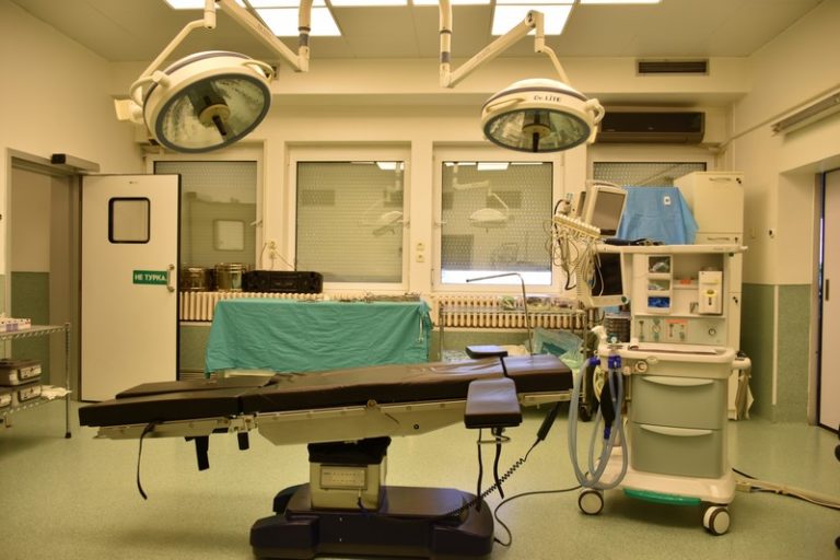 Со набавка на нова опрема и апарати и вработувањето медицински персонал, значително се подобруваат условите во прилепската болница