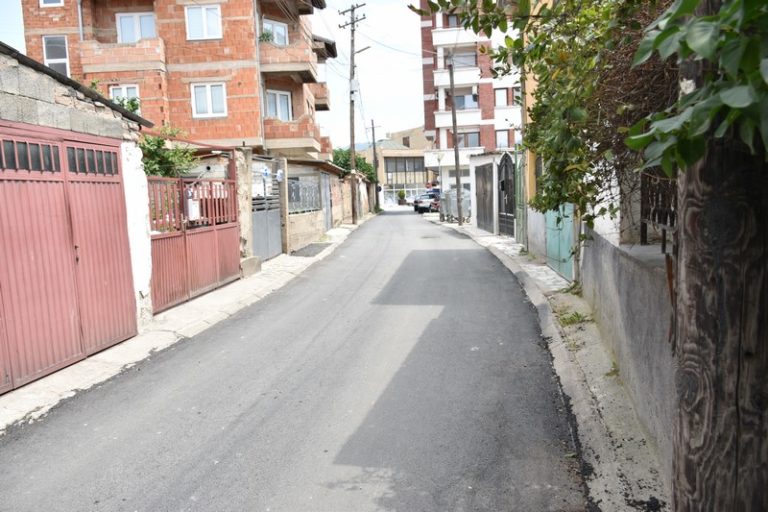 Асфалтирана улицата „Стеван Апостолоски“ во центарот на градот