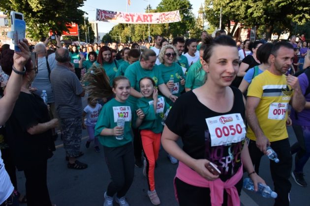 Прилеп: Над 2.000 учесници на хуманитарната трка „We run we care“