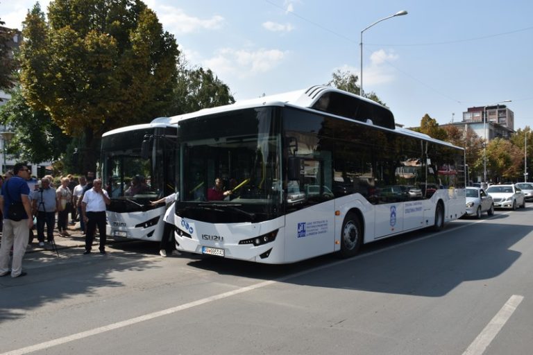 Редуциран јавниот градски превоз