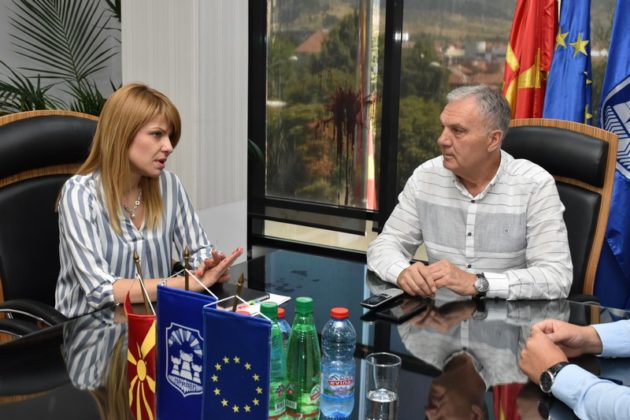 Директорката на УЈП, Лукаревска и градоначалникот Јованоски на средба со прилепските угостители