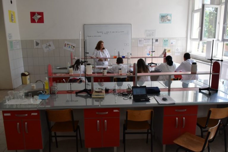 Спој на теоријата и праксата – учениците од СОУ „Орде Чопела“ практичната настава ја изведуваат во прилепските компании