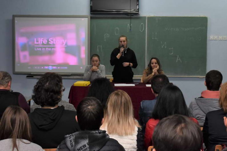 По повод Светскиот ден на детето, Гимназијата „Мирче Ацев“ го организираше настанот „Правобранителите за учениците“