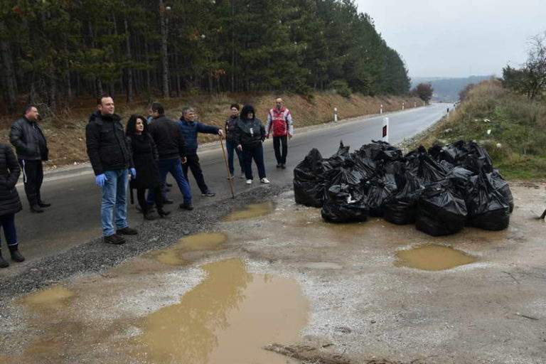 Успешно спроведена акцијата за чистење на Прилеп и неговата околина
