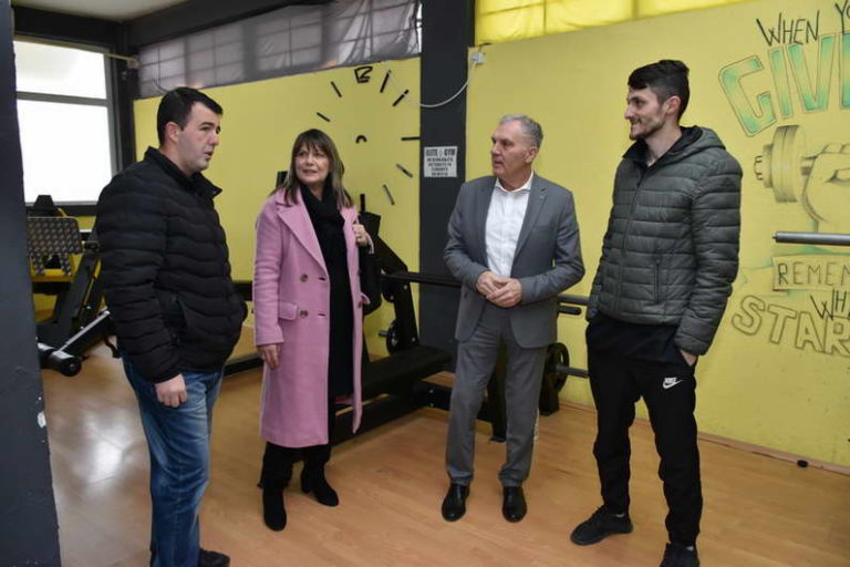 Јованоски: Владините грантови за самовработување ќе придонесат младите да останат во државата